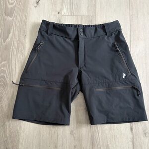 Peak Performance Stretch Trek Shorts XS